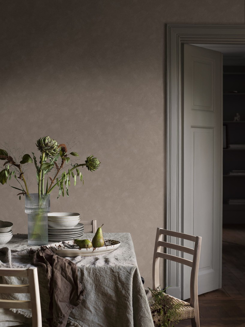 Boras Tapeter 3586 Cottage Garden Painter’s Wall Beige - tapeta imitująca bieloną ścianę tynkową