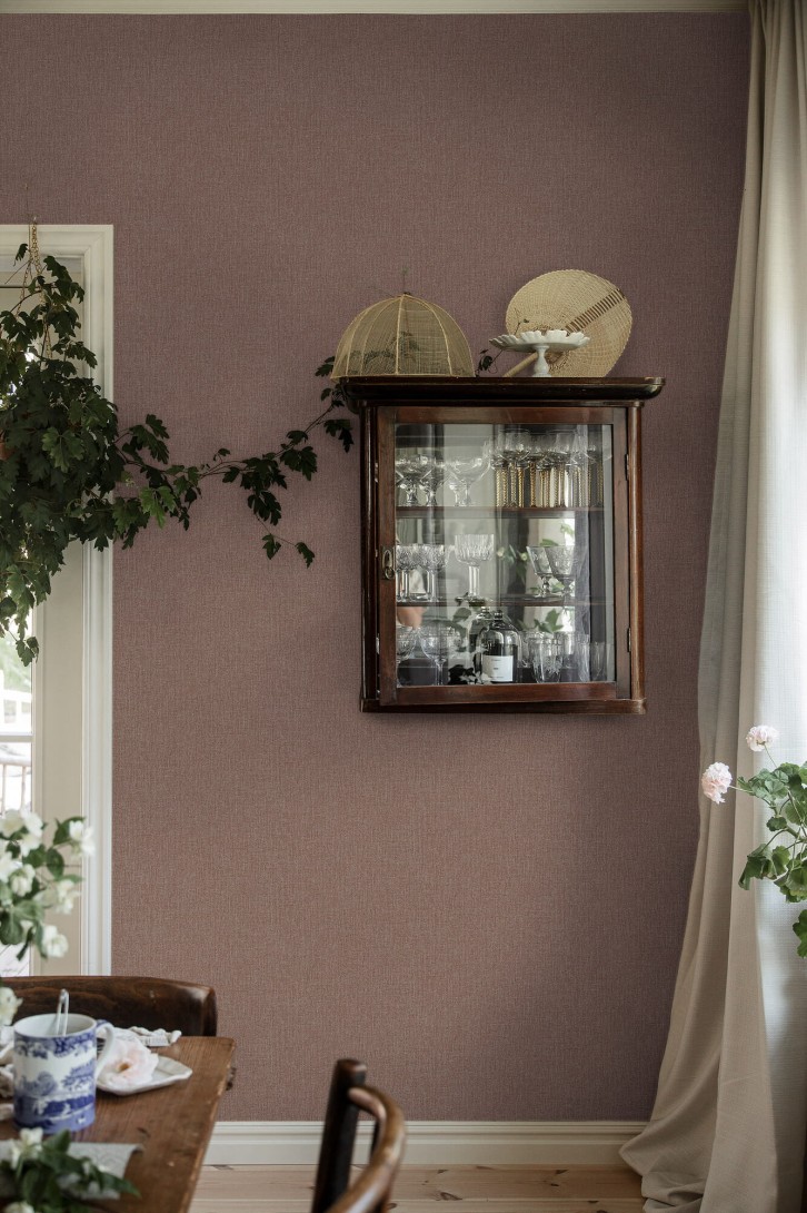 Boras Tapeter 3567 Cottage Garden Weaver’s Wall Pink - tapeta imitująca tkaninę