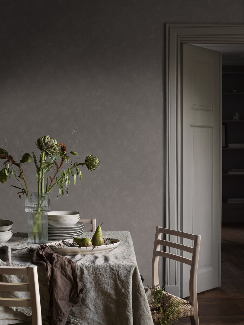 Boras Tapeter 3588 Cottage Garden Painter’s Wall Gray - tapeta imitująca bieloną ścianę tynkową
