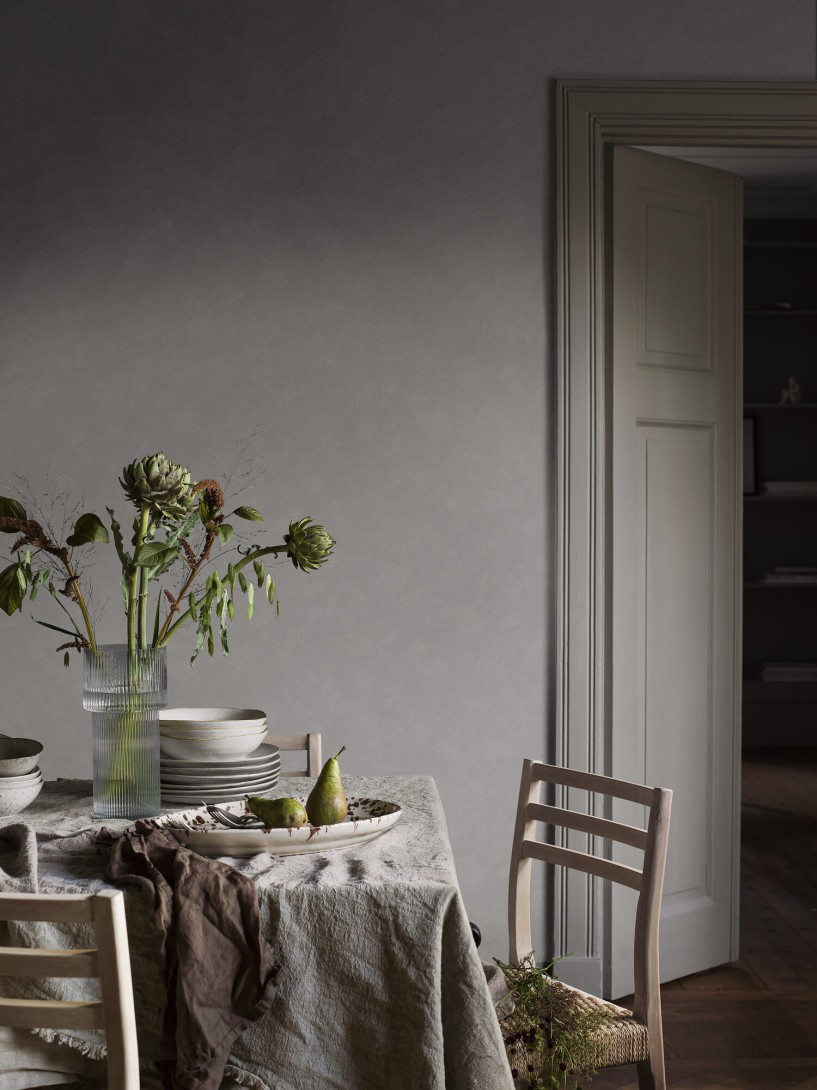 Boras Tapeter 3590 Cottage Garden Painter’s Wall Gray - tapeta imitująca bieloną ścianę tynkową