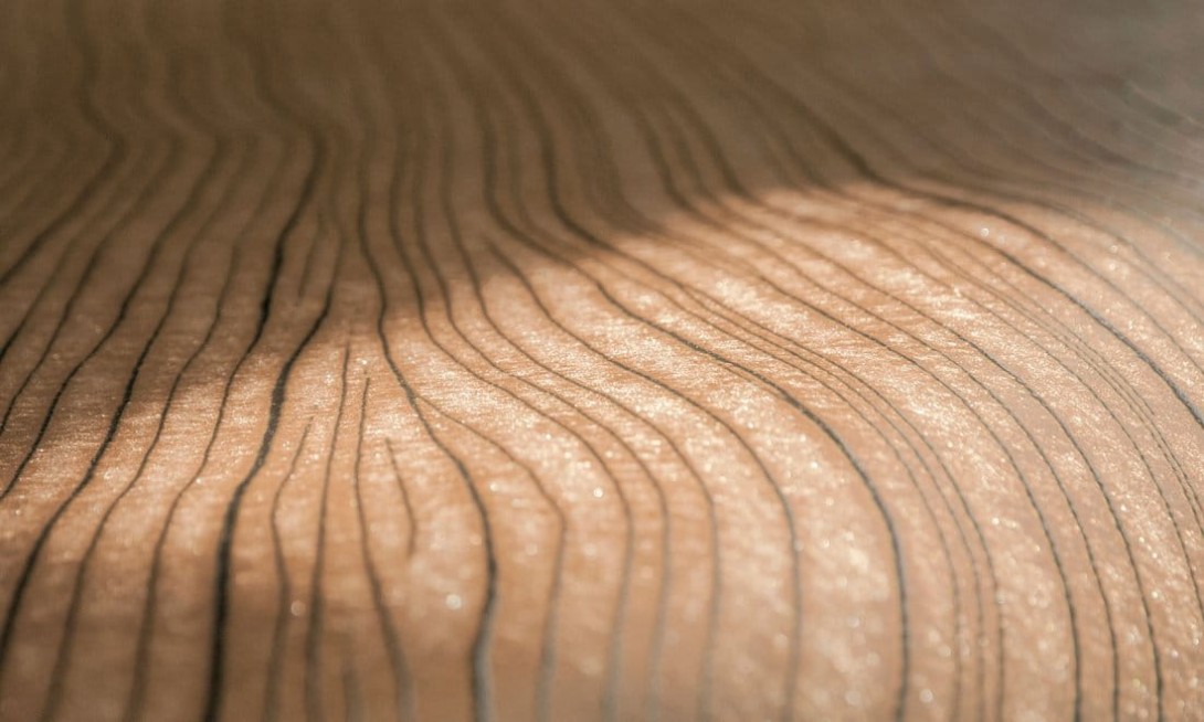 Arte 54044 Cameo Timber Deep Taupe - tapeta imitująca drewno