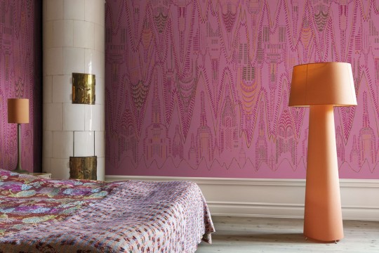 Fototapeta Rebel Walls Zandra Rhodes R17963 Manhattan Hot Pink - tapeta drapacze chmur