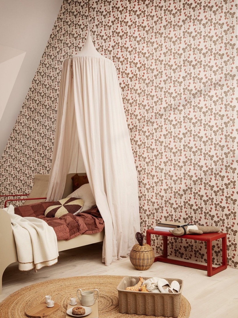 Ferm Living 1104264782 Strawberry Field Rose - tapeta pole truskawek