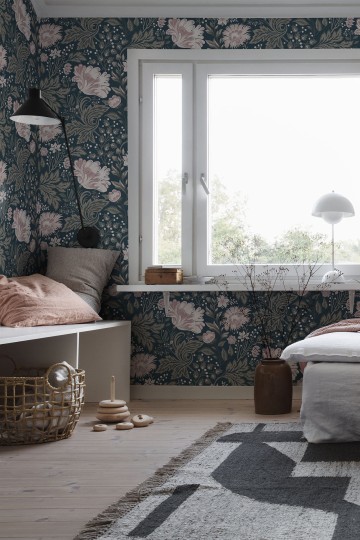 Sandberg 400-96 Familj II Ava Dark Blue - tapeta w kwiaty