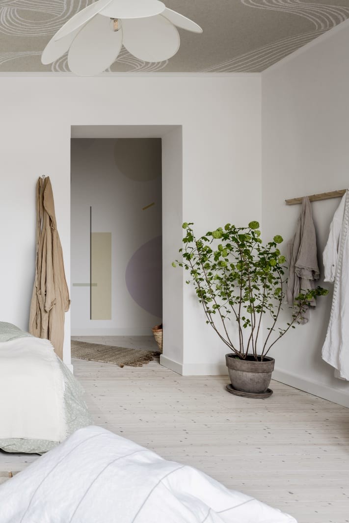 Rebel Walls Simplicity R18421 Stripes, Sand - mural w artystyczne paski