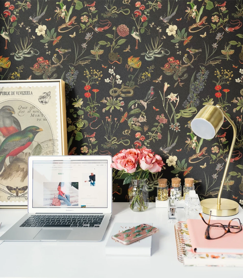 Wallcolors Medicine Secret Garden  - mural z ogrodem