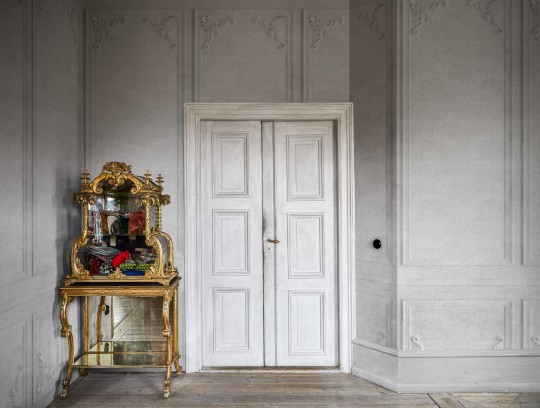 Rebel Walls R17731 Scenery Harlow Marble - mural imitujący boazerię