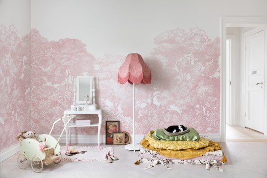Rebel Walls R13057 Dreamland Bellewood Pink - mural z lasem