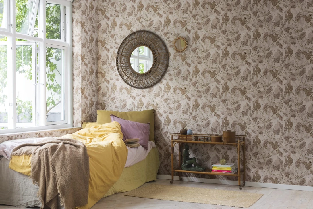 Rebel Walls R17981 Dreamland Squirrel Mountain Pink - tapeta z wiewiórkami