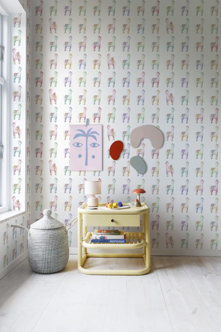 Rebel Walls R18133 Dreamland Alpaca Rebel Rainbow - tapeta z alpkami