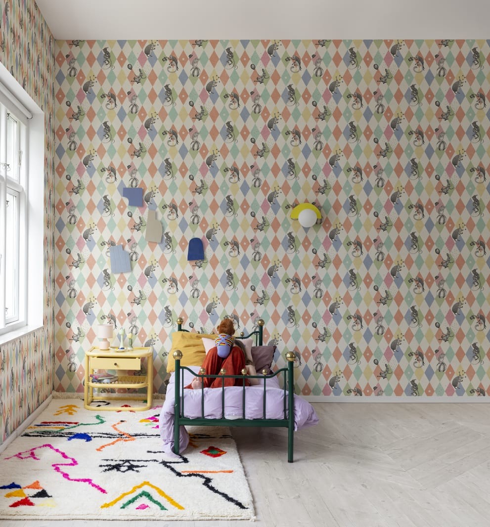 Rebel Walls R18041 Dreamland Circus Corner Rainbow - tapeta cyrk