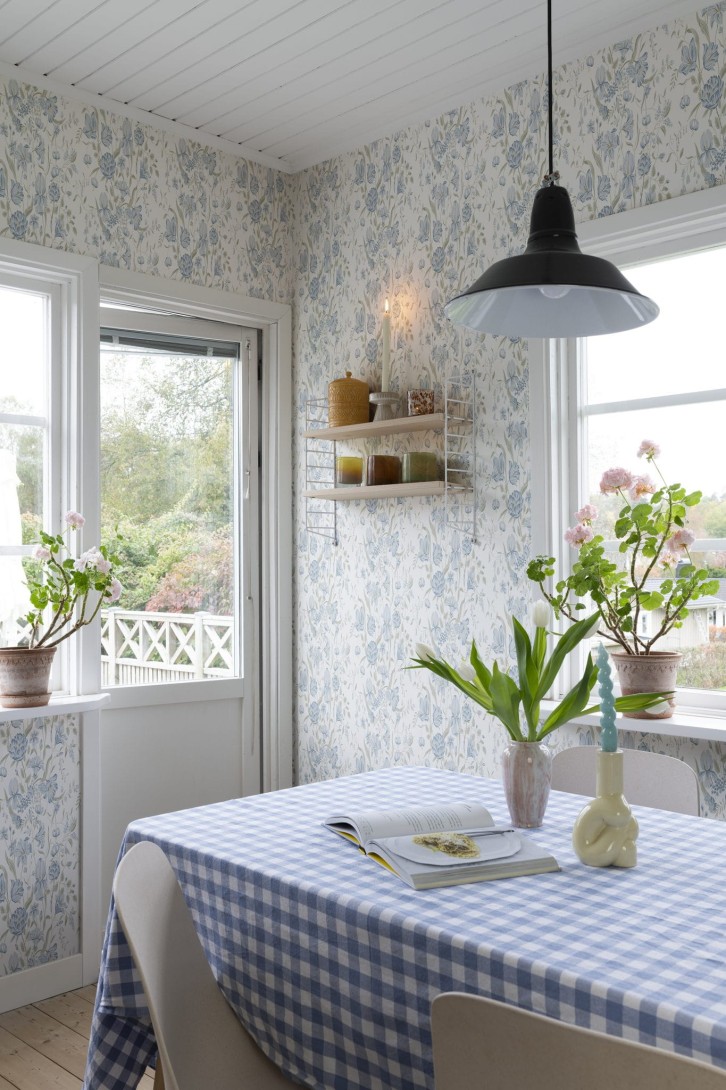 Sandberg S10162 Huset i Solen Karins Bukket Blue - tapeta bukiet kwiatów