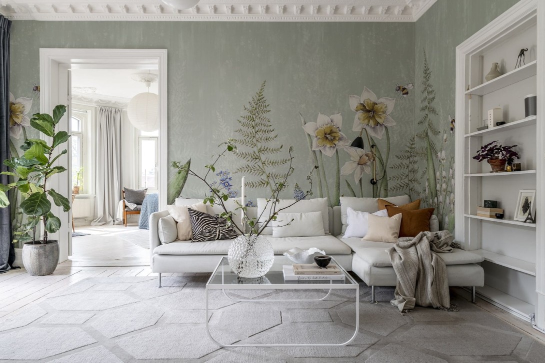 Rebel Walls R18641 Julia Appel Bumblebee Green - mural łąka