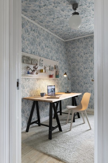 Sandberg S10145 Huset i Solen Kersti Soft Blue - tapeta w liście