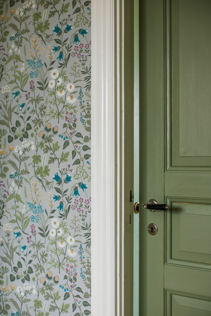 Boras Tapeter 4182 Alla Tiders Hus Flora - tapeta łąka w kwiaty