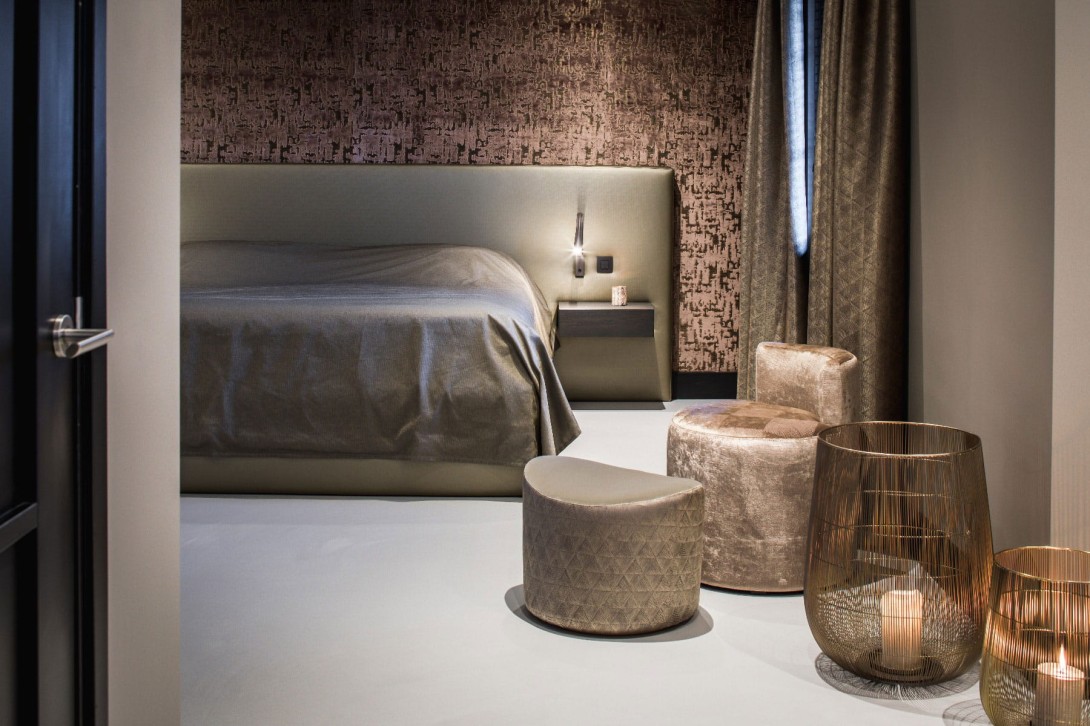 Dutch Walltextile Company 18 The New Collection Colors Caribou - tapeta żakardowa z przetarciami