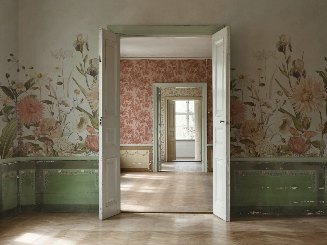 Boras Tapeter 9418W Studio Dahlia - mural z motywem łąki na jasnym tle