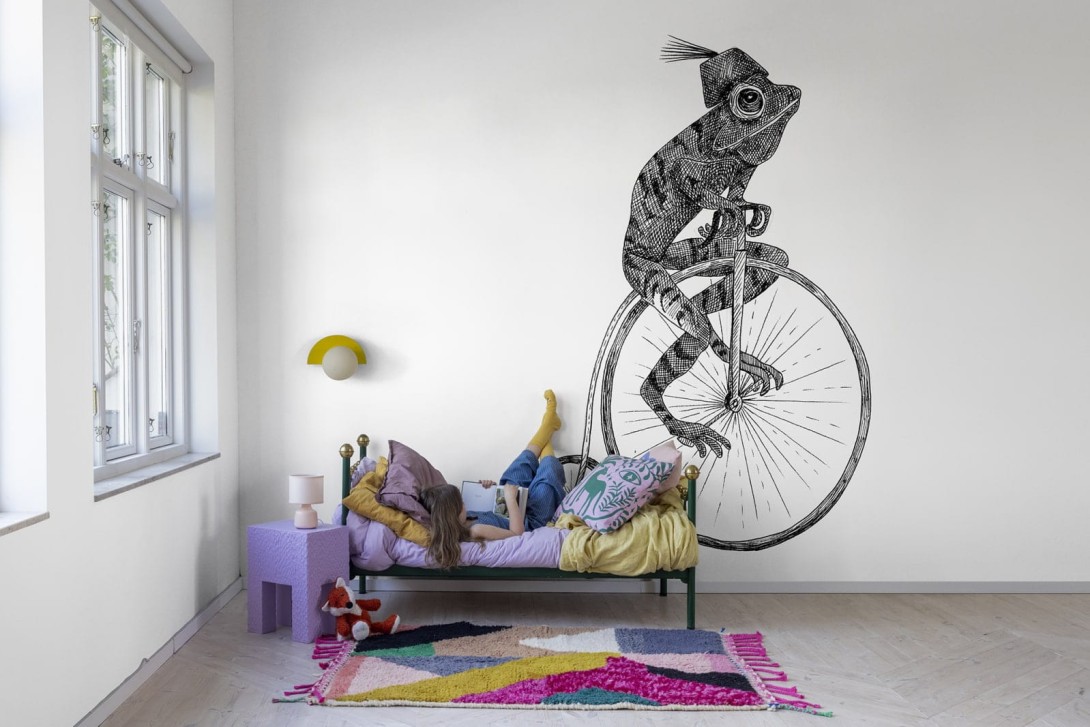Rebel Walls R18202 Wonder World Circus Animal Franky - mural z żabą
