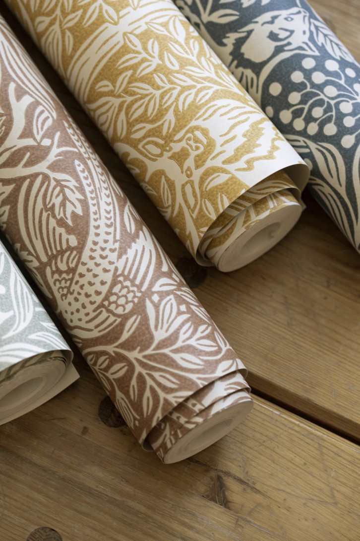 Boras Tapeter 2045 New Heritage Under The Elder Tree - tapeta leśne zwierzątka