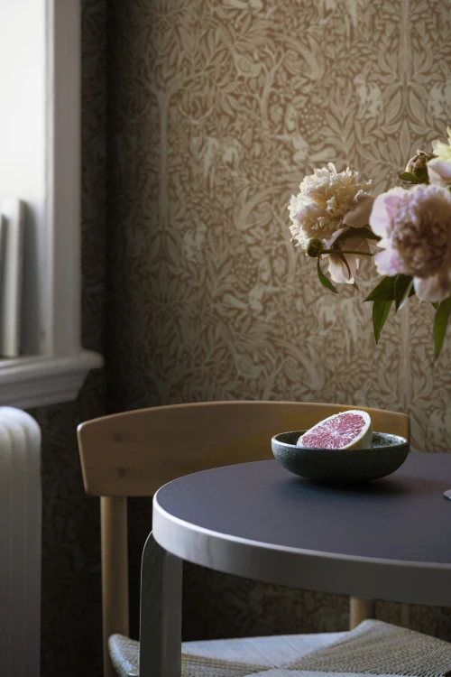 UnderTheElderTree-2_Image_Roomshot_DiningArea_Item_2045_flowers.jpg