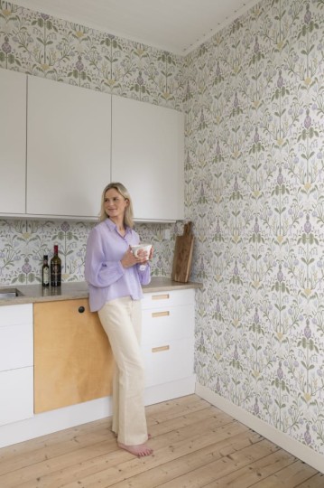 Sandberg S10154 Huset i Solen Till Carl Lilac - tapeta w kwiaty łąki