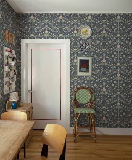 Sandberg S10155 Huset i Solen Till Carl Indigo - tapeta w kwiaty łąki