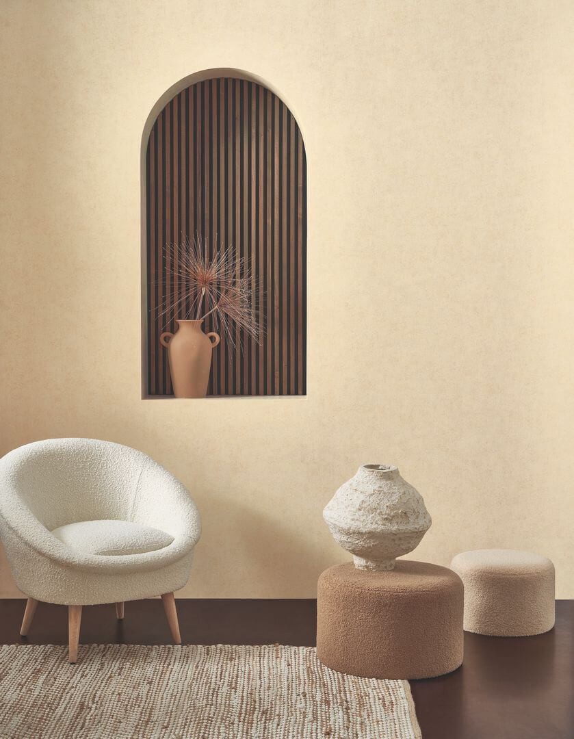 Casadeco 88091212 Minerals Mur A La Chaux Beige Argile - tapeta imitująca bielone ściany