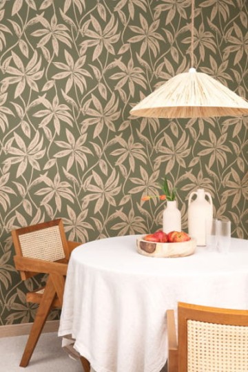Caselio 103707143 L’epopee Paradisio Kaki Dore - tapeta w liście palmy