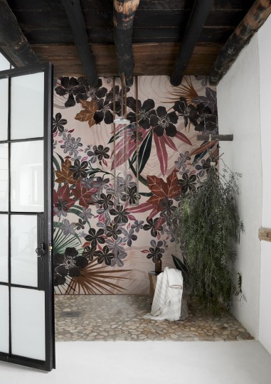 Wall&Deco WET_UB2201 Ubud Wet System - mural w kwiaty