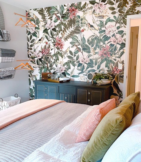 Wallcolors Floral Majesty Eden - mural z motywem kwiatów piwonii i ptaków na białym tle