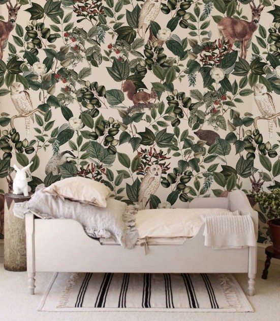 Wallcolors Tropical Intense Woodland - mural z motywem wiewiórek, sów, jeleni, i jeżów pośród roślinności