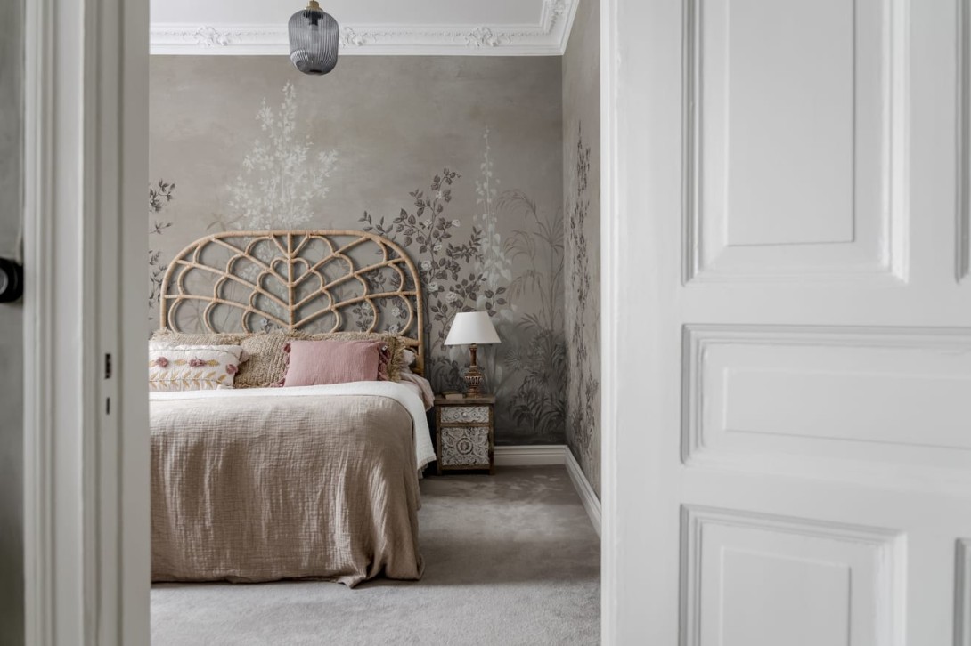 Rebel Walls R19303 Imperfections Chinoiserie Haze Sand - mural roślinny