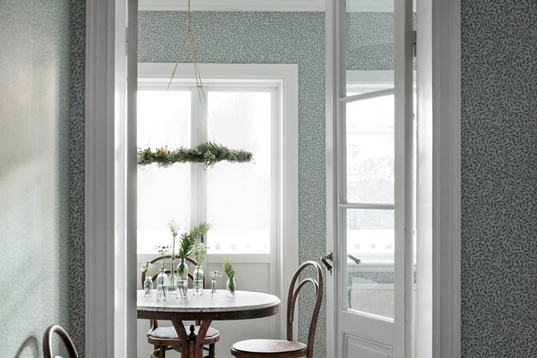 Sandberg 425-46 Villa Dalaro II Sigfrid Indigo Blue - tapeta w liście