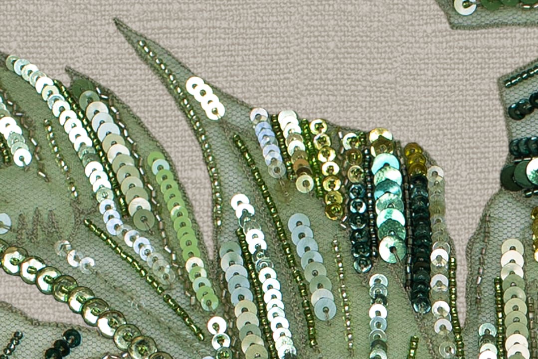 Rebel Walls R19524 Lars Wallin Jungle Pearl Beige - mural w tropikalne liście