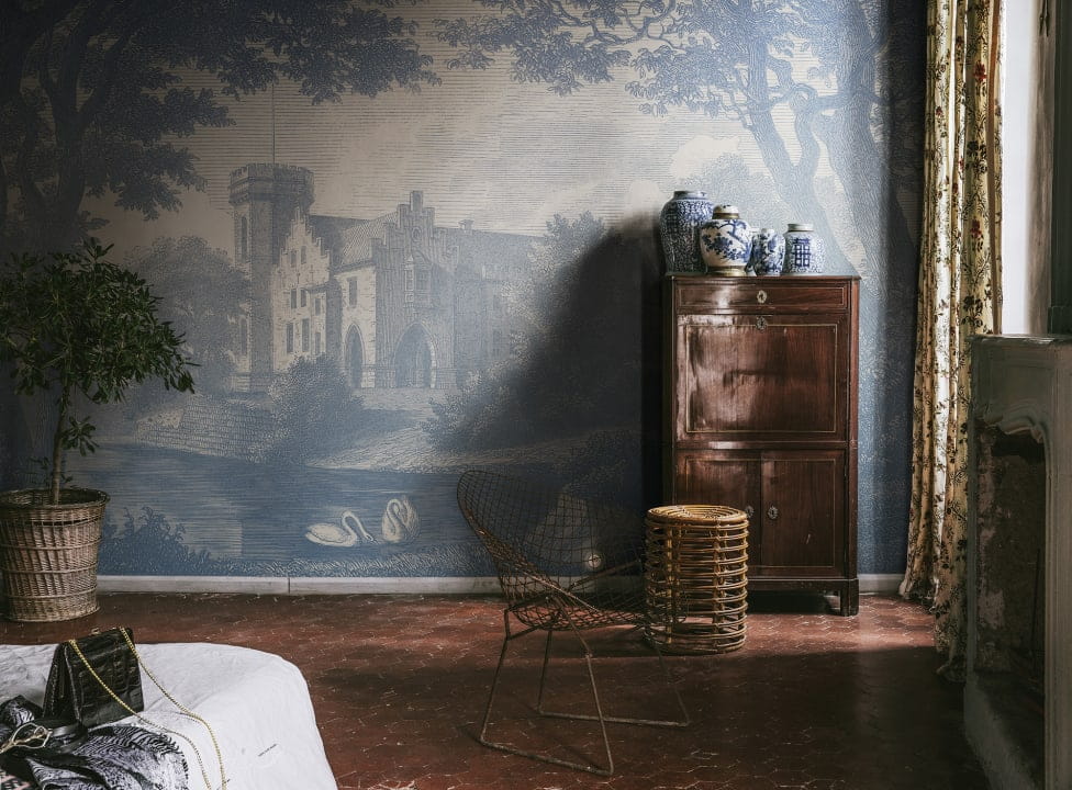 Rebel Walls R19225 Vintage Brocade Swan Pond Blue - mural z łabędziem