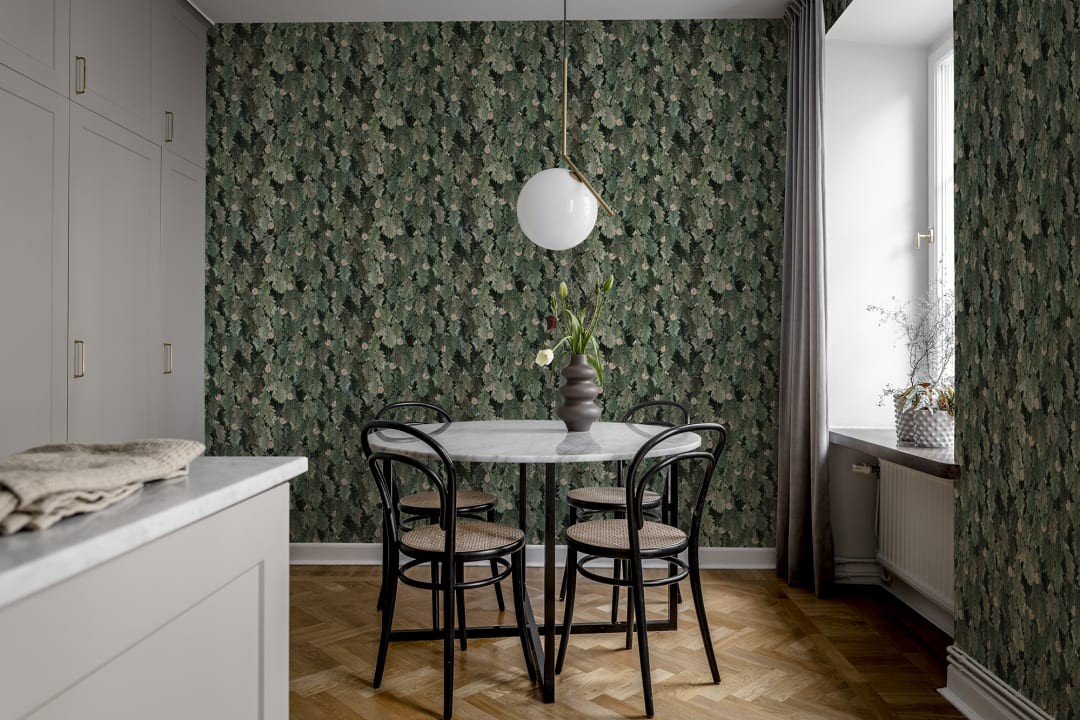 Rebel Walls R19271 Vintage Brocade No Time to Waste Green - tapeta w liście dębu