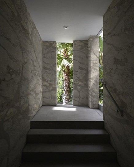 Muance MU13056 Edition 3 Amber Aline In The Sand - geometryczny mural z motywem marmuru