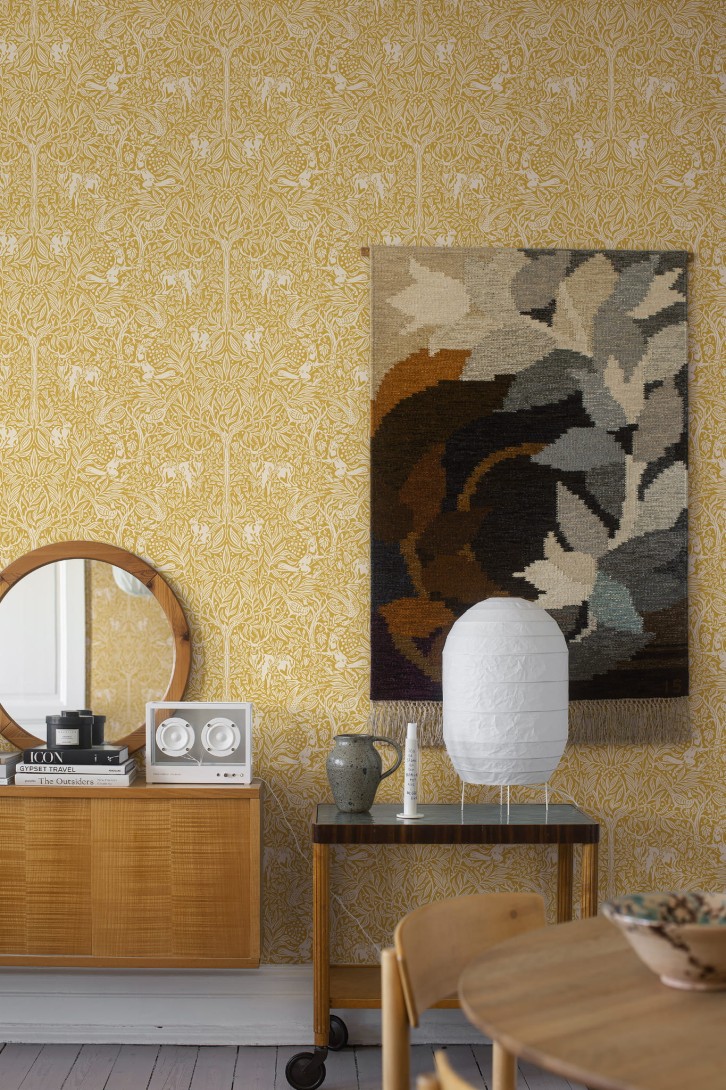 Boras Tapeter 2048 New Heritage Under The Elder Tree - tapeta leśne zwierzątka