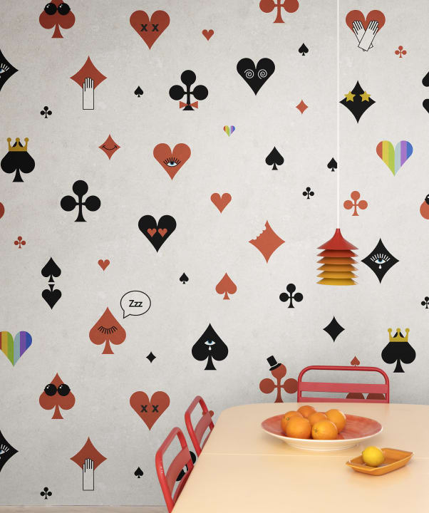 Rebel Walls R19432 More is More Poker Face Red - mural maksymalistyczny