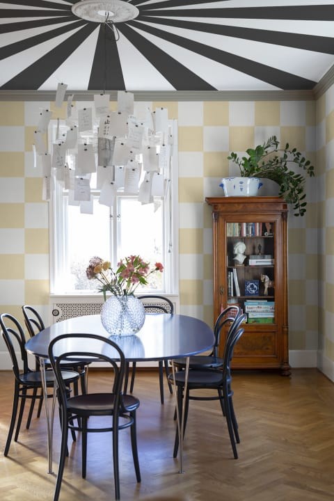 Rebel Walls R19455 More is More Rays Black - mural sufitowy