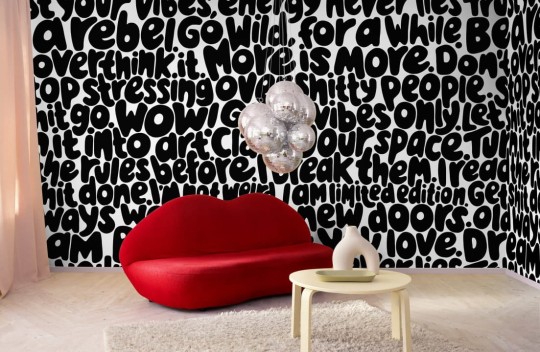 Rebel Walls R19470 More is More Blah Blah Blah Black- mural w cytaty