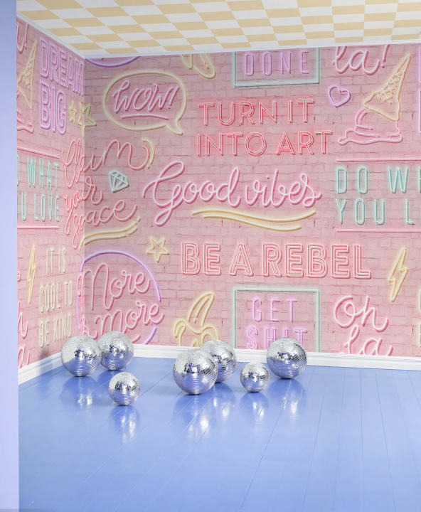Rebel Walls R19475 More is More Neon Vibes Pink Bricks - mural z neonami