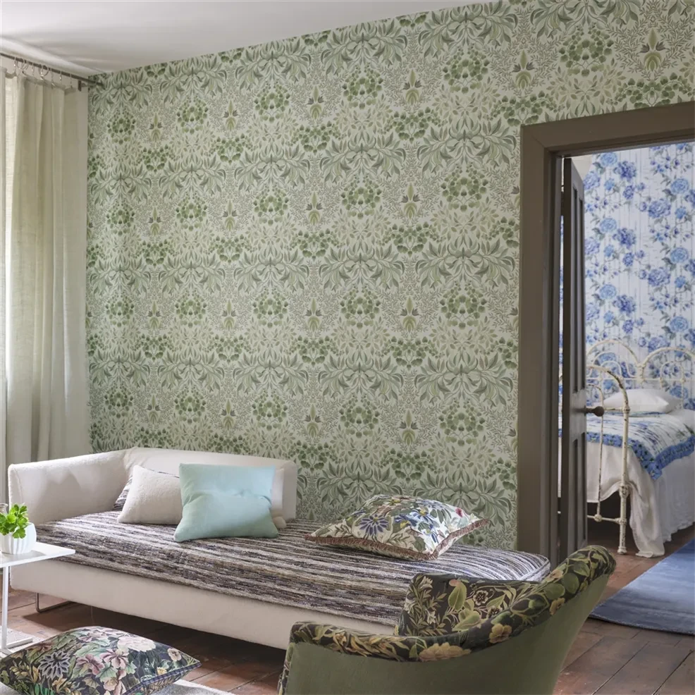 Designers Guild PDG1157/02 Ikebana Karakusa Eau De Nil - tapeta z motywem kwiatowego adamaszku