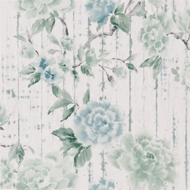 Designers Guild PDG1158/04 Ikebana Kyoto Flower Eau De Nil - tapeta z motywem kwiatów i starej ściany
