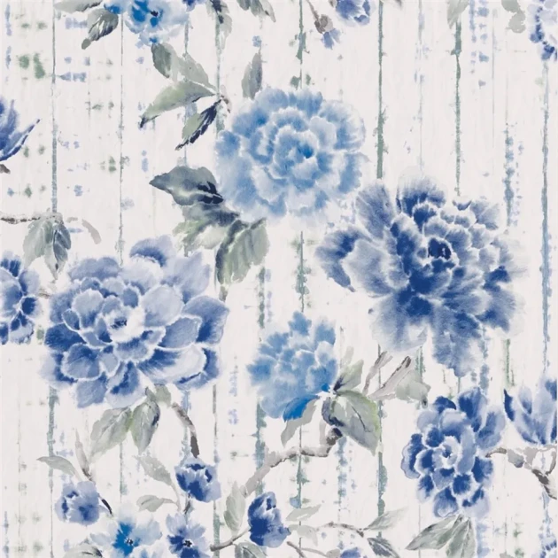 Designers Guild PDG1158/05 Ikebana Kyoto Flower Cobalt - tapeta z motywem kwiatów i starej ściany