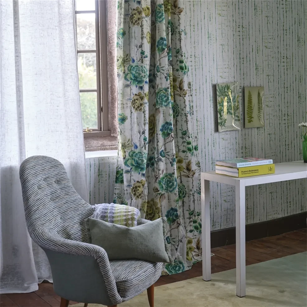 Designers Guild PDG1159/03 Ikebana Shiwa Emerald - tapeta z motywem starej ściany