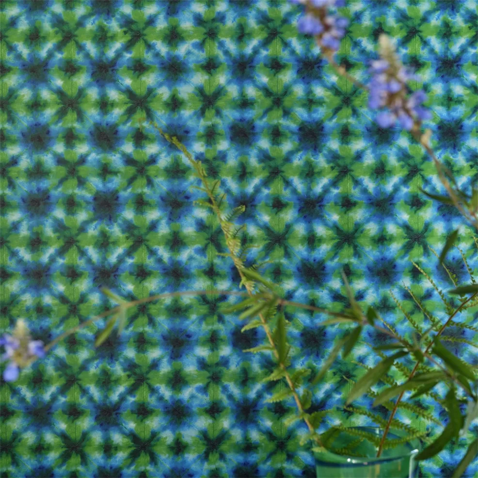 Designers Guild PDG1160/03 Ikebana Shibori Emerald - tapeta z motywem geometrycznym