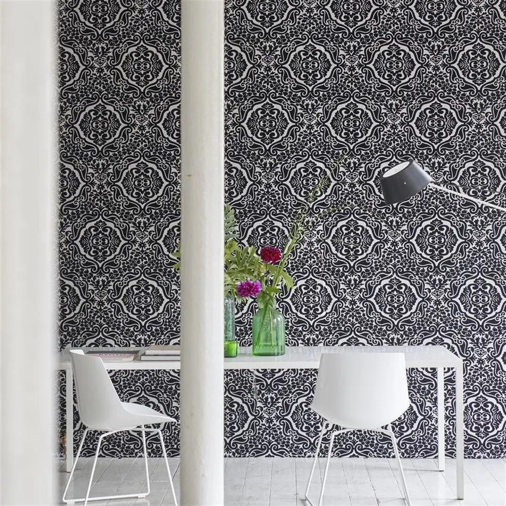 Designers Guild P446/02 Minakari Fioravanti Noir - tapeta z motywem adamaszku