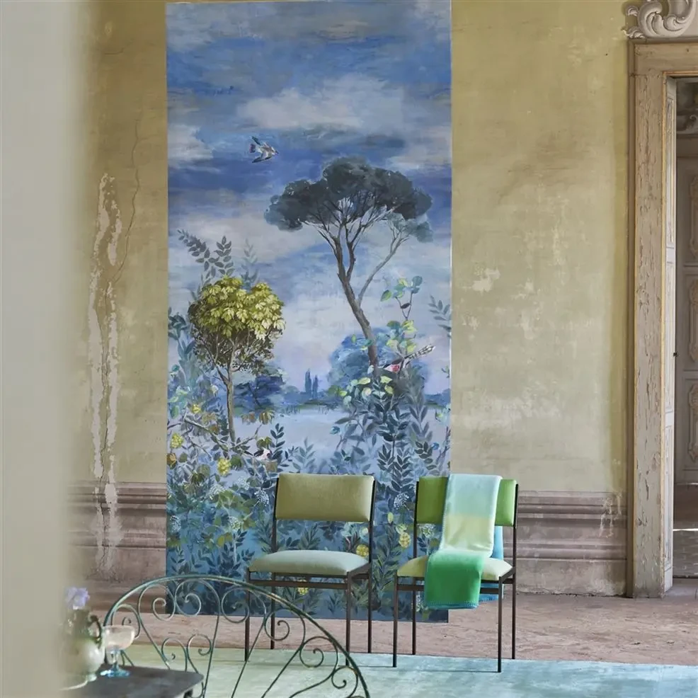 Designers Guild PDG1056/01 Mandora Giardino Segreto Scene 1 Delft - mural z motywem krajobrazu, drzew, nieba