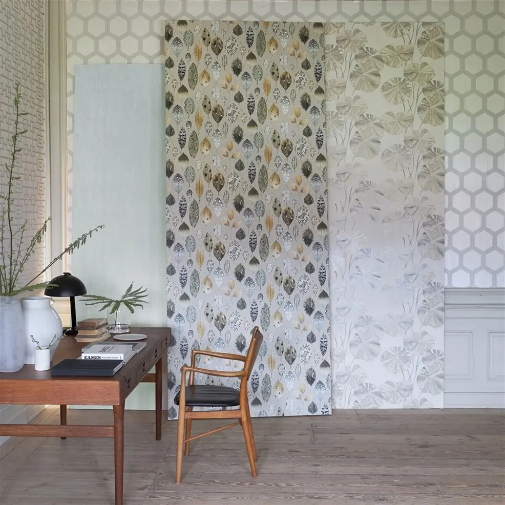 Designers Guild PDG1060/02 Zardozi Tulsi Birch - tapeta z motywem liści